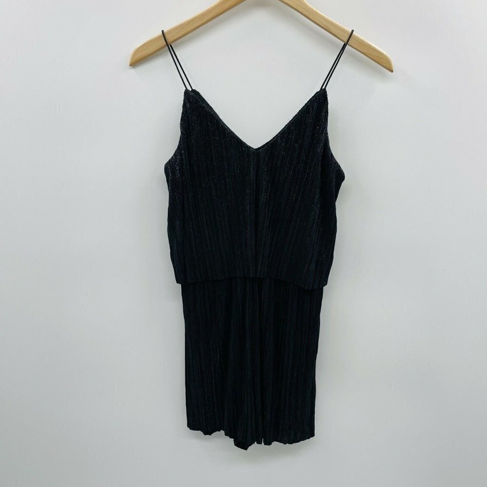 New Look Womens Size 4 Spaghetti Strap Sleeveless Crinkle Metallic Romper Black